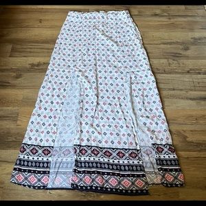 WOMEN’S Cotton On zipper maxi skirt with slits, lightweight. size XL